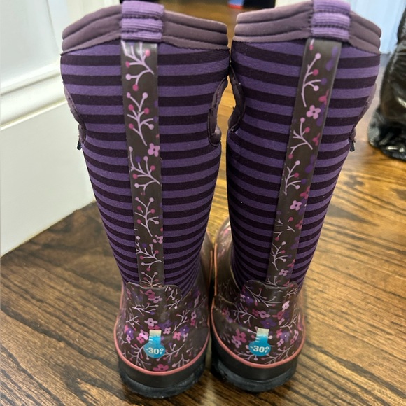 Bogs girls snow boots, Size 13. - Picture 3 of 9
